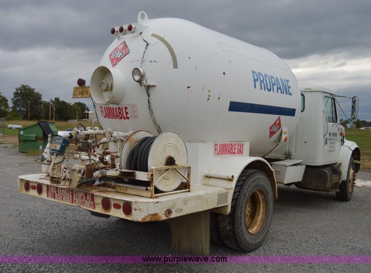 image for item AY9481 1992 International 4900 propane truck