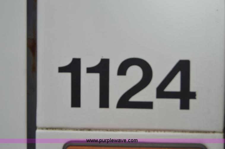 image for item AY9481 1992 International 4900 propane truck