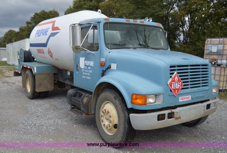image for item AY9482 1990 International 4700 propane truck