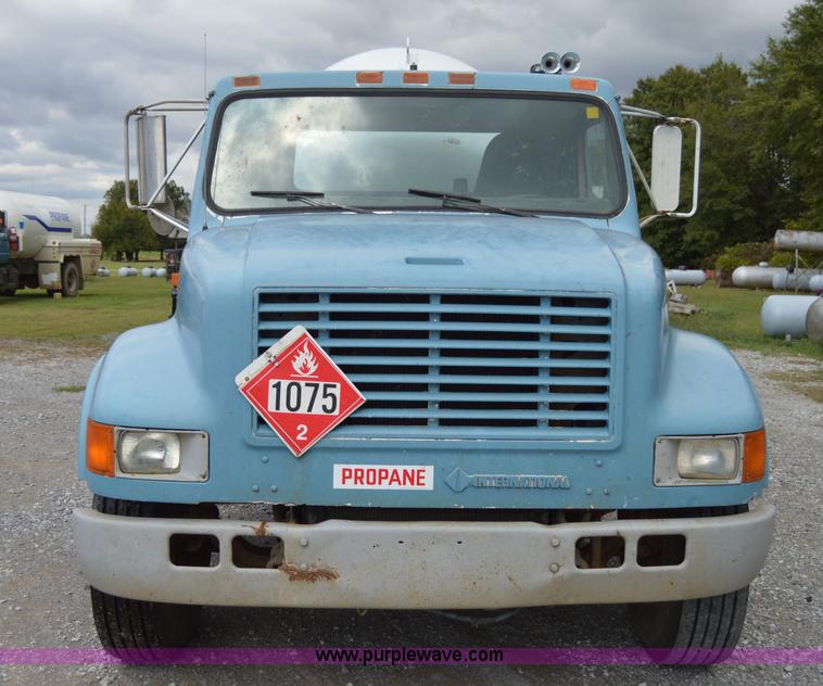 image for item AY9482 1990 International 4700 propane truck