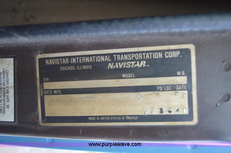 image for item AY9484 1990 International 4900 propane truck