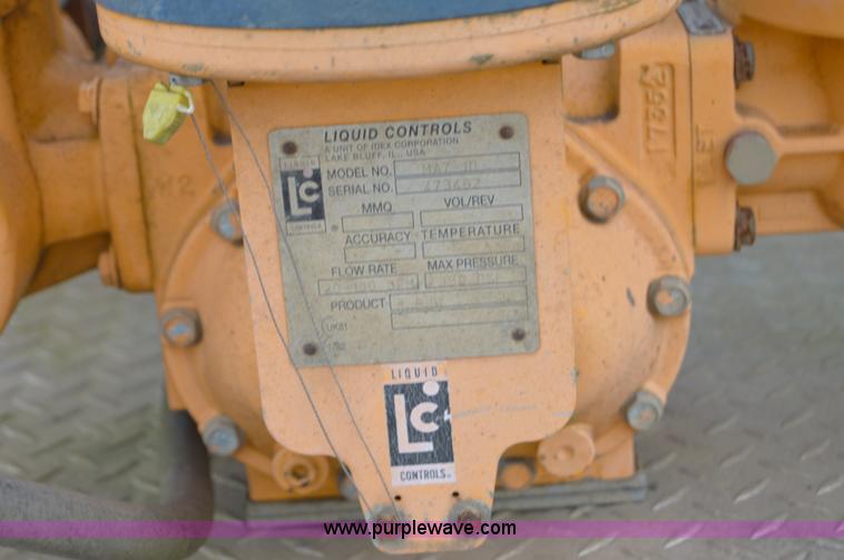 image for item AY9484 1990 International 4900 propane truck