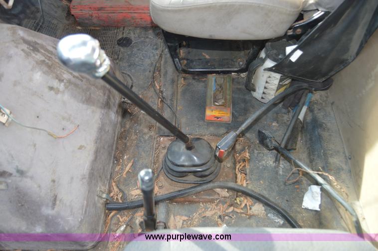 image for item AY9484 1990 International 4900 propane truck