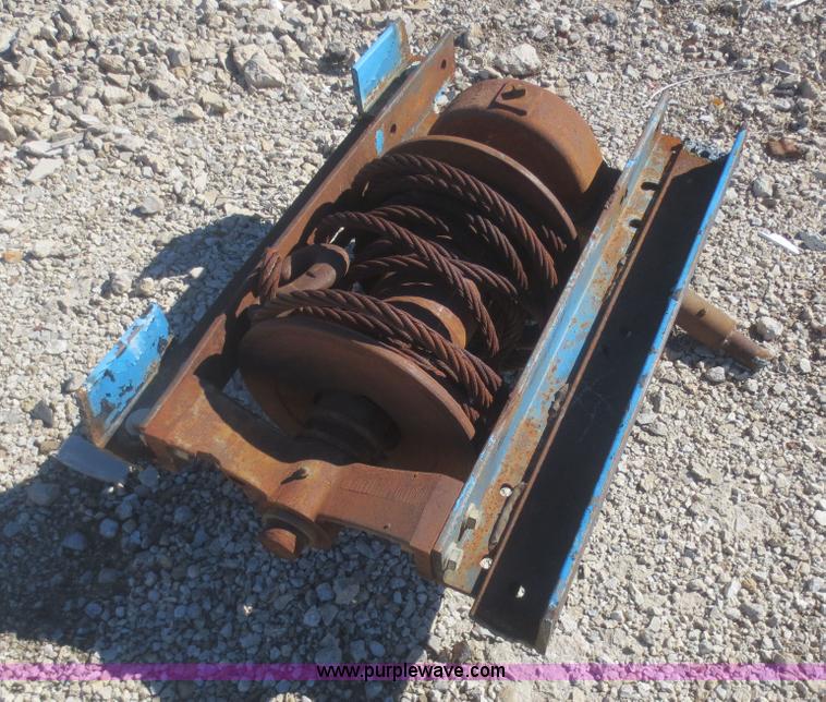 image for item AZ9141 Tulsa 2070J winch