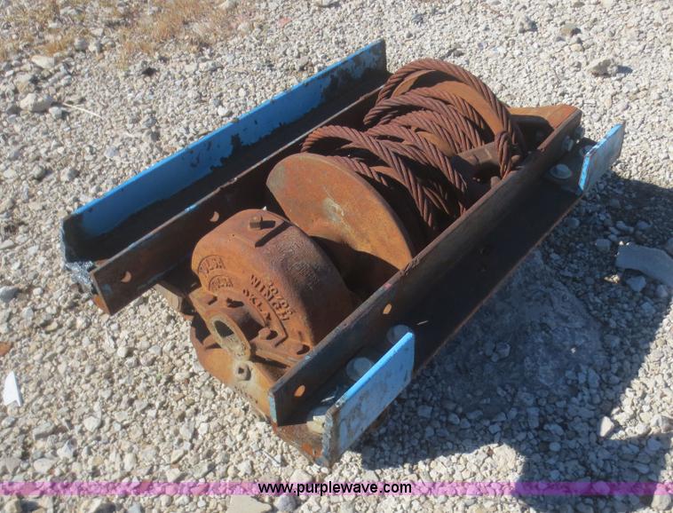image for item AZ9141 Tulsa 2070J winch
