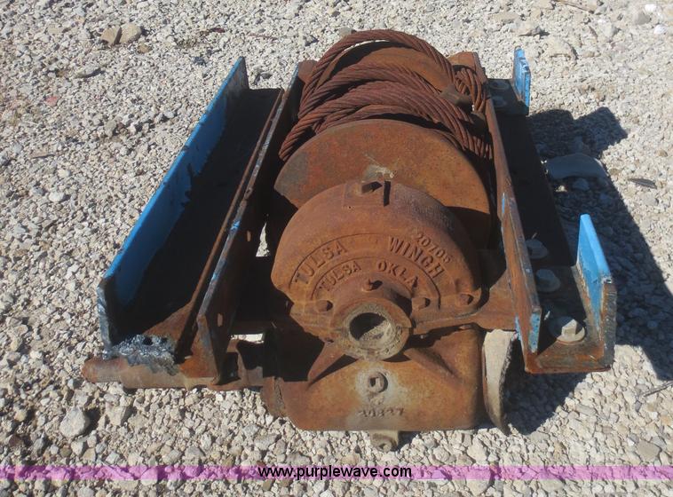 image for item AZ9141 Tulsa 2070J winch