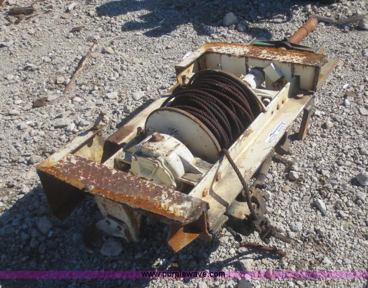 image for item AZ9142 Braden AHG45-12F hydraulic winch