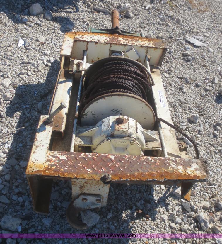 image for item AZ9142 Braden AHG45-12F hydraulic winch