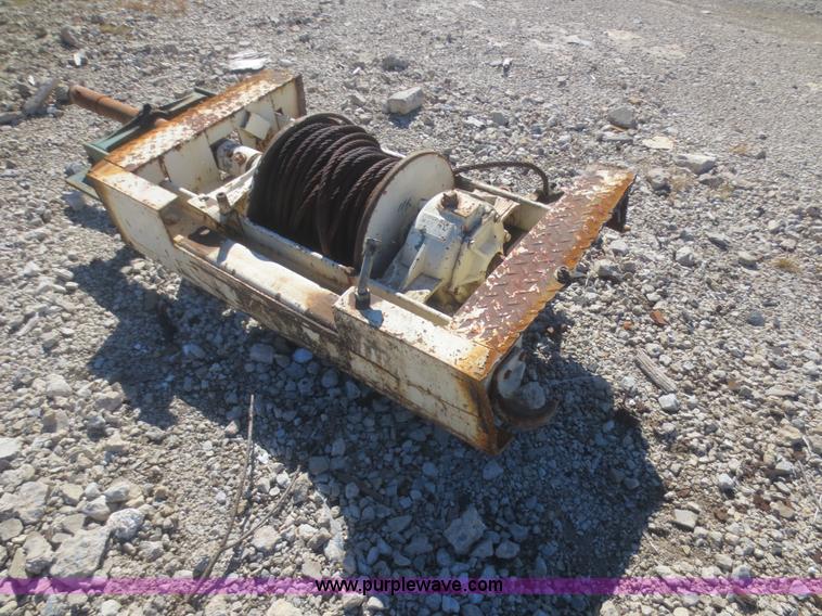 image for item AZ9142 Braden AHG45-12F hydraulic winch