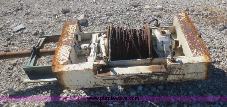 image for item AZ9142 Braden AHG45-12F hydraulic winch