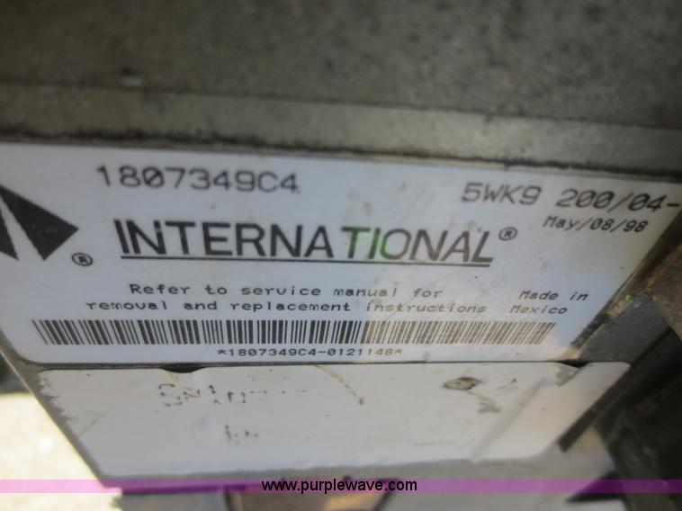 image for item AZ9144 1998 International DT466 turbo diesel engine