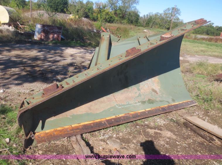 image for item AZ9152 2000 Wausau WR0-10 rollover snow plow