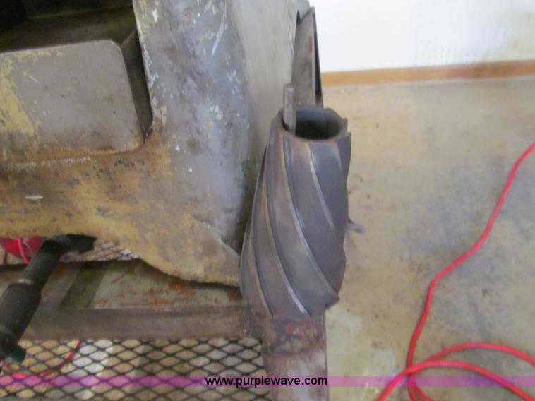 image for item BD9674 Ridgid 850 industrial pipe threader