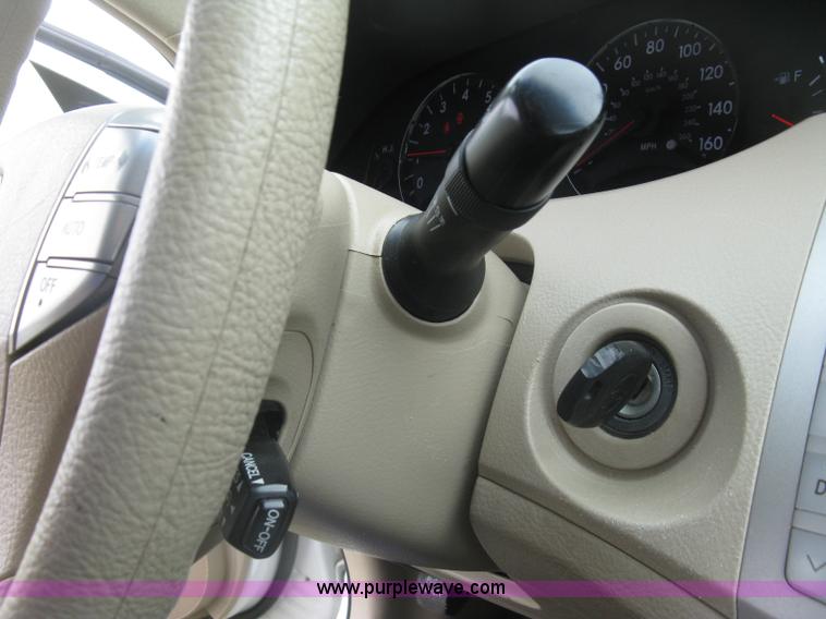 image for item E7892 2005 Toyota Avalon XL