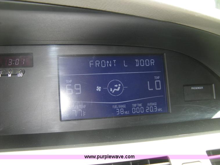 image for item E7892 2005 Toyota Avalon XL