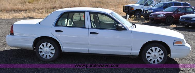 image for item F2078 2008 Ford Crown Victoria Police Interceptor