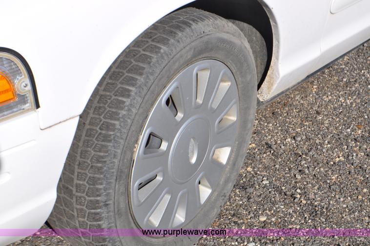 image for item F2078 2008 Ford Crown Victoria Police Interceptor