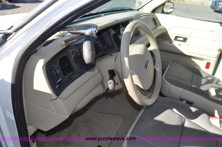 image for item F2078 2008 Ford Crown Victoria Police Interceptor