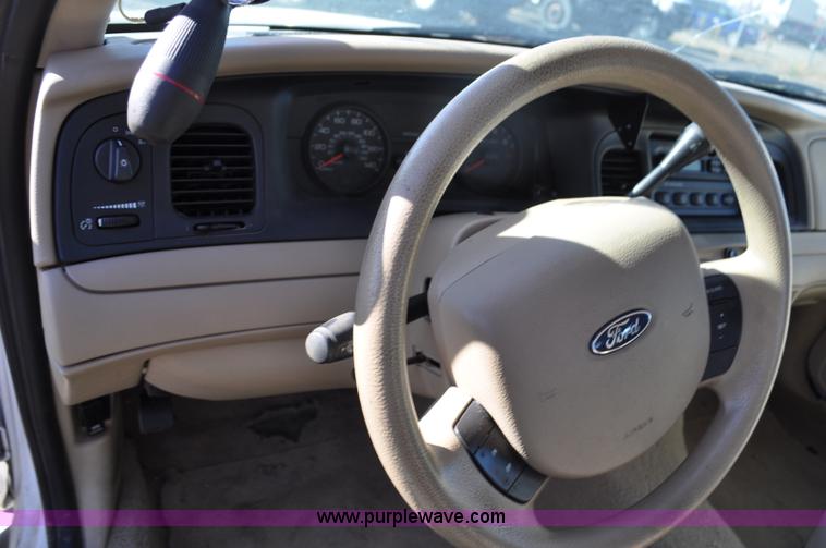 image for item F2078 2008 Ford Crown Victoria Police Interceptor