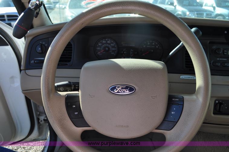 image for item F2078 2008 Ford Crown Victoria Police Interceptor