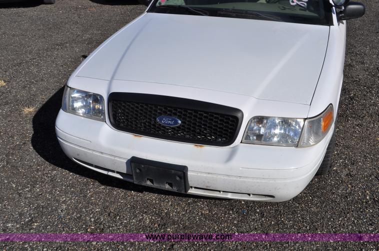 image for item F2078 2008 Ford Crown Victoria Police Interceptor