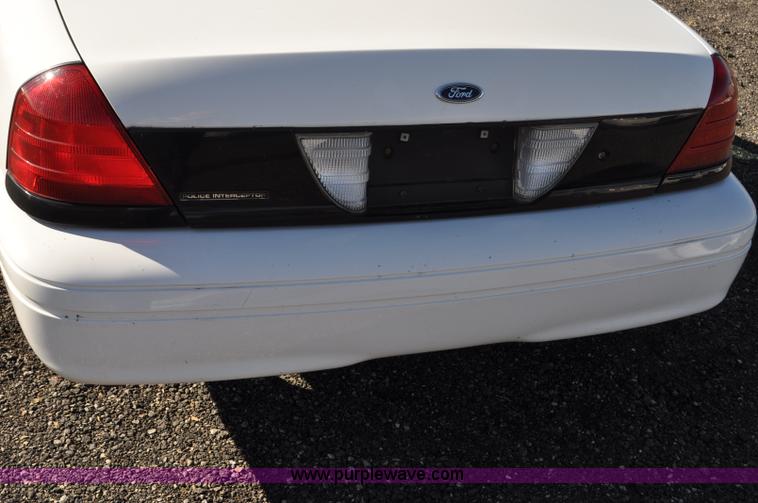 image for item F2078 2008 Ford Crown Victoria Police Interceptor