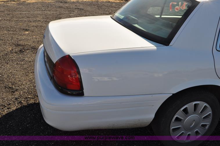 image for item F2078 2008 Ford Crown Victoria Police Interceptor