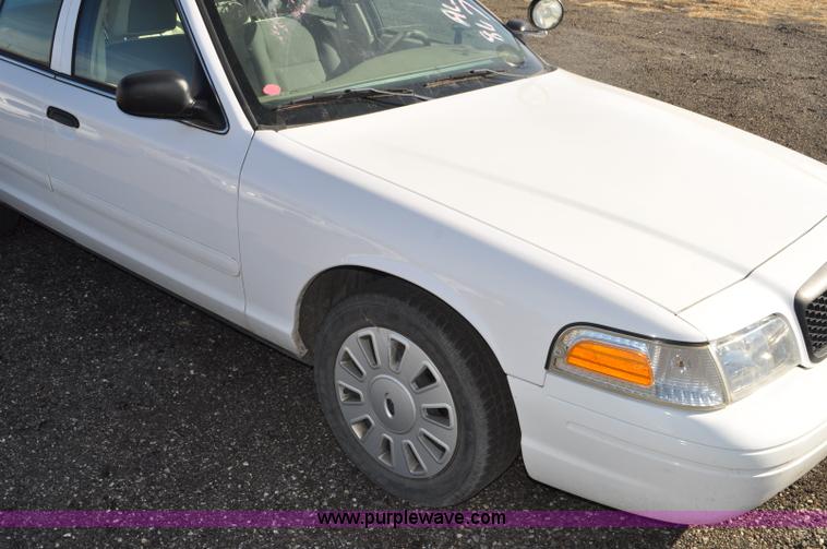 image for item F2078 2008 Ford Crown Victoria Police Interceptor