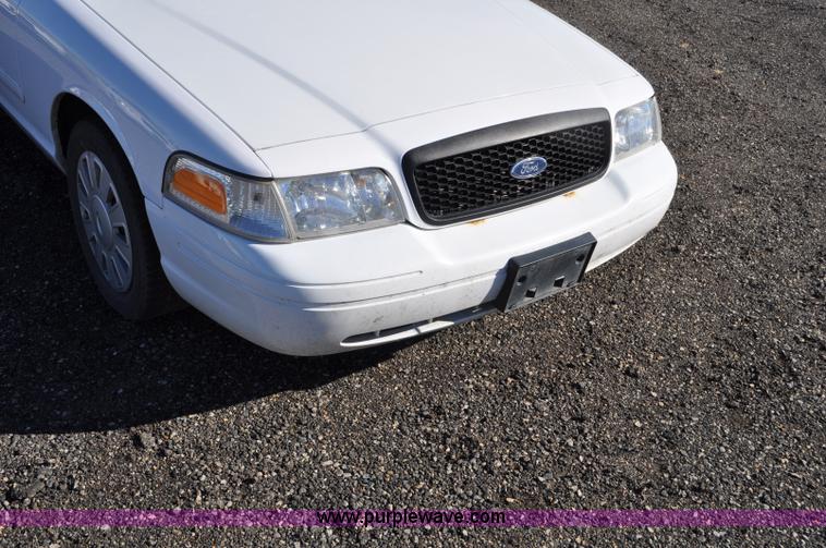 image for item F2078 2008 Ford Crown Victoria Police Interceptor