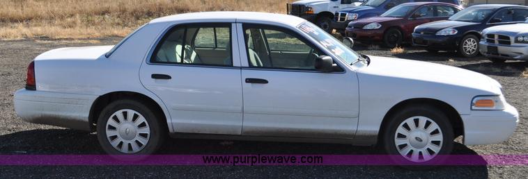 image for item F2079 2008 Ford Crown Victoria Police Interceptor