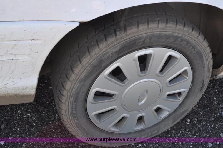 image for item F2079 2008 Ford Crown Victoria Police Interceptor