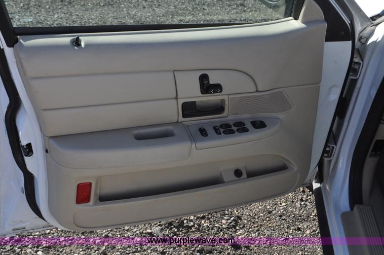 image for item F2079 2008 Ford Crown Victoria Police Interceptor