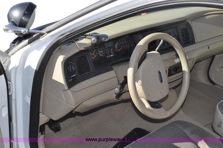 image for item F2079 2008 Ford Crown Victoria Police Interceptor
