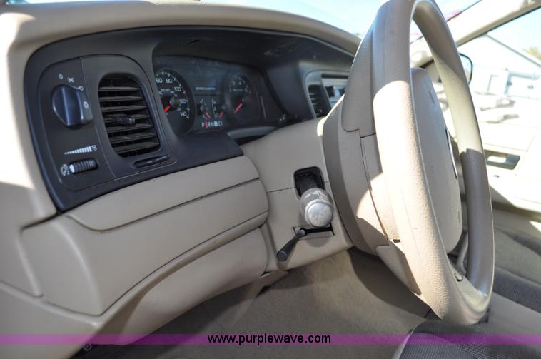 image for item F2079 2008 Ford Crown Victoria Police Interceptor