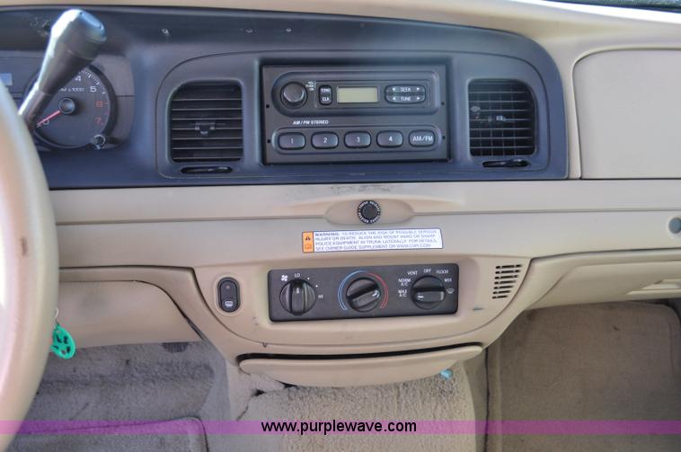 image for item F2079 2008 Ford Crown Victoria Police Interceptor