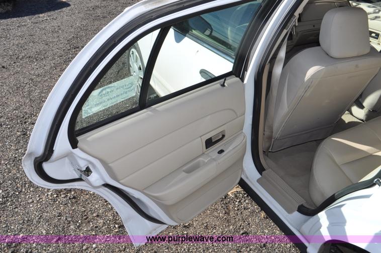 image for item F2079 2008 Ford Crown Victoria Police Interceptor