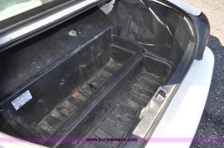 image for item F2079 2008 Ford Crown Victoria Police Interceptor