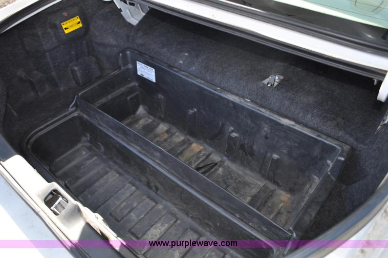 image for item F2079 2008 Ford Crown Victoria Police Interceptor