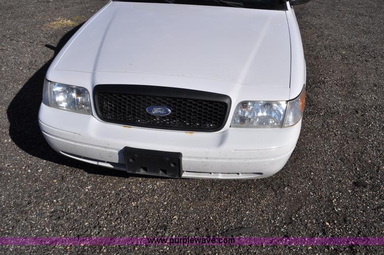 image for item F2079 2008 Ford Crown Victoria Police Interceptor