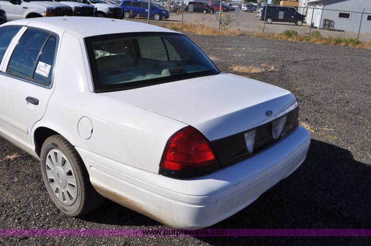 image for item F2079 2008 Ford Crown Victoria Police Interceptor