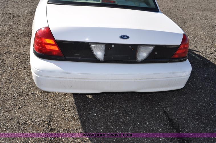 image for item F2079 2008 Ford Crown Victoria Police Interceptor