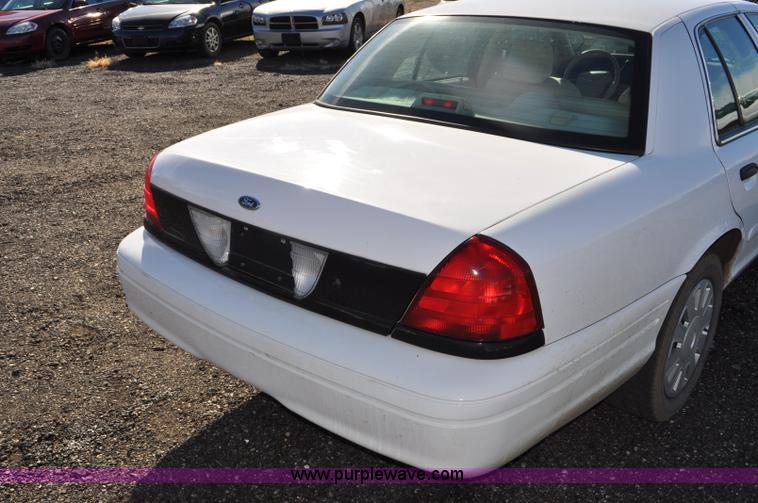 image for item F2079 2008 Ford Crown Victoria Police Interceptor