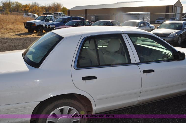 image for item F2079 2008 Ford Crown Victoria Police Interceptor