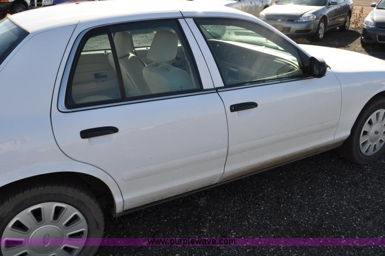 image for item F2079 2008 Ford Crown Victoria Police Interceptor