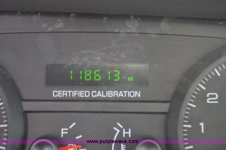 image for item F2079 2008 Ford Crown Victoria Police Interceptor