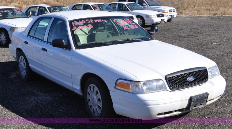 image for item F2080 2008 Ford Crown Victoria Police Interceptor