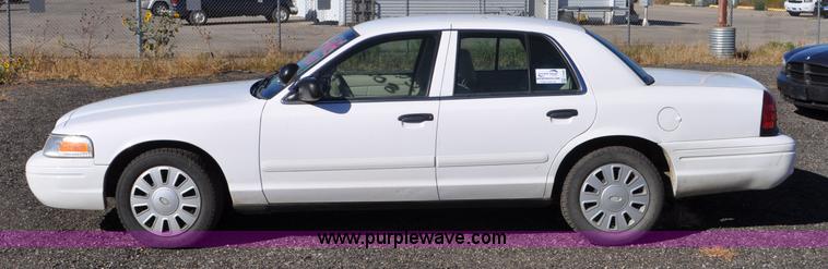 image for item F2080 2008 Ford Crown Victoria Police Interceptor