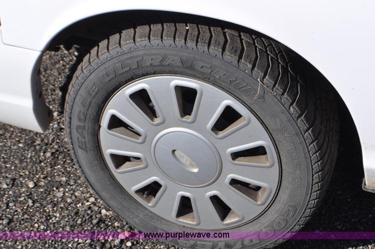 image for item F2080 2008 Ford Crown Victoria Police Interceptor