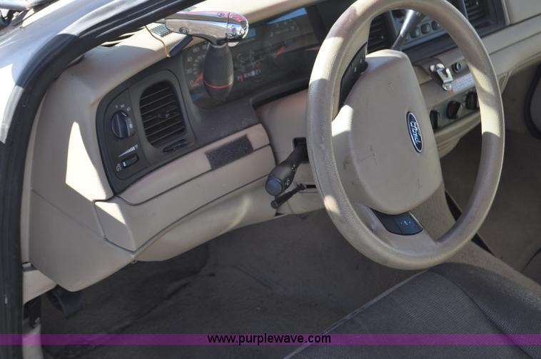 image for item F2080 2008 Ford Crown Victoria Police Interceptor