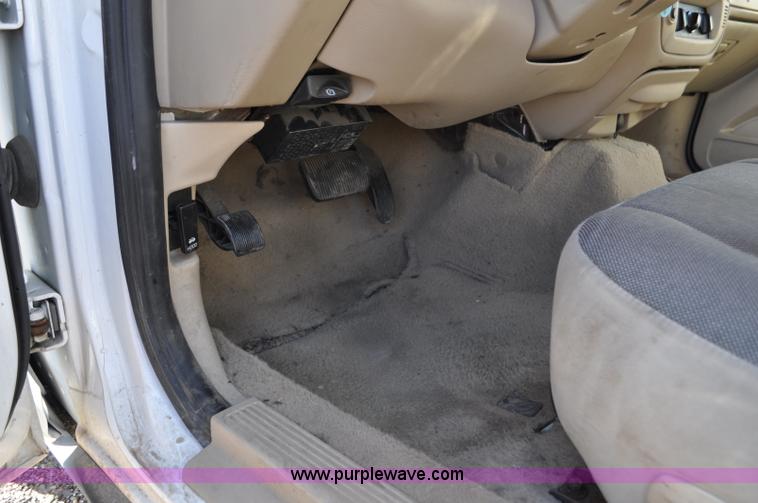 image for item F2080 2008 Ford Crown Victoria Police Interceptor